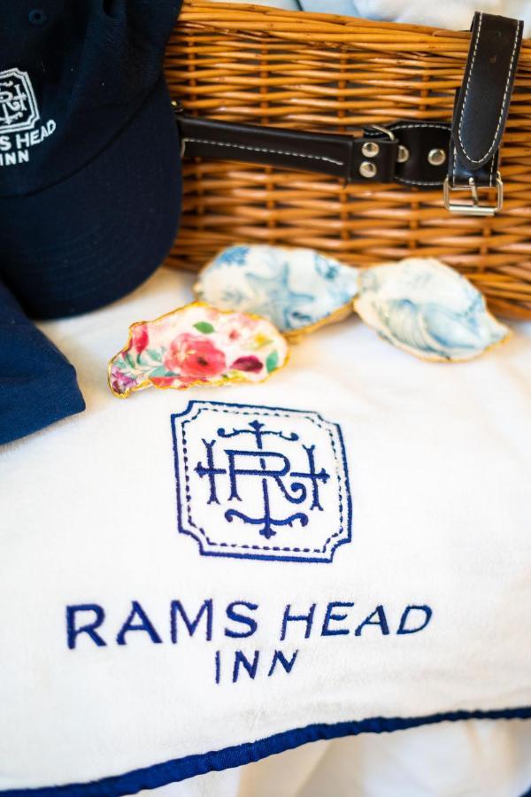 Rams Head Inn Шелтер-Айленд Экстерьер фото